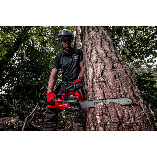 M18 FCHS-121 akumulatorowa piła łańcuchowa 18V z baterią 12Ah i ładowarką Milwaukee 11