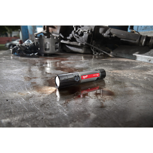 Metalowa latarka LED z akumulatorem USB L4 FMLED-301 Milwaukee 6