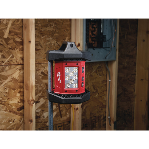 Lampa LED do oświetlania powierzchni M18 AL-0 Milwaukee 5