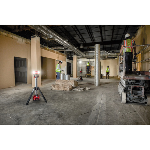 Lampa stojąca z wbudowaną ładowarką M18 HOSALC-0 Milwaukee 6000 lumwenów 15