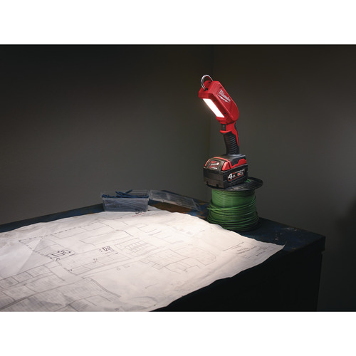 M18™ Lampa przenośna LED 6