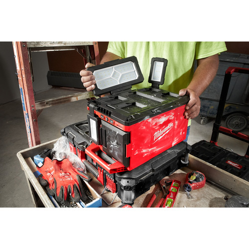 Lampa do oświetlania powierzchni/ładowarka PACKOUT™ M18 POALC-0 Milwaukee 3