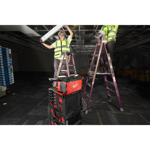 Lampa do oświetlania powierzchni/ładowarka PACKOUT™ M18 POALC-0 Milwaukee 27