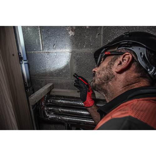 Latarka akumulatorowa z USB 500 lumenów IR FL500 Milwaukee 46