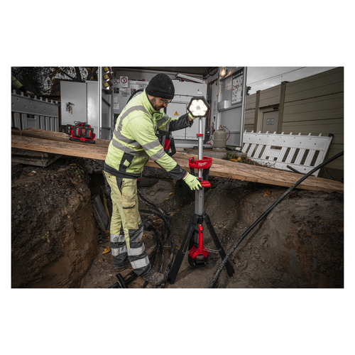 Lampa stojąca M18 SAL2-502B Milwaukee 40