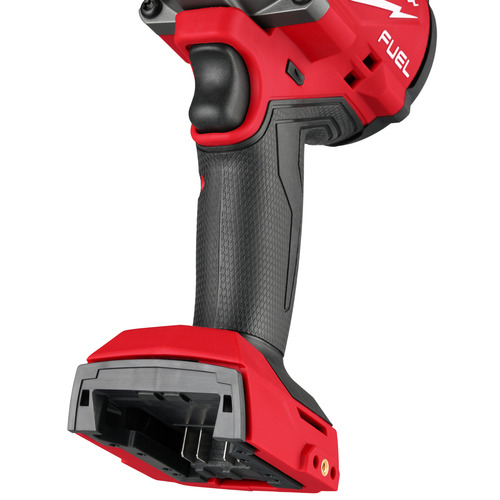 Klucz udarowy M18 FUEL™ 1/2” o wysokim momencie obrotowym z pierścieniem M18 FHIW2F12 4