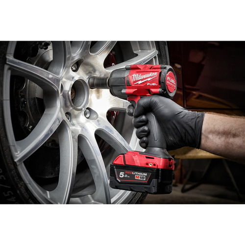 M18 FUEL™ Klucz udarowy 1/2˝ o średnim momencie obrotowym z pierścieniem zabezpieczającym M18 FMTIW2F12 48