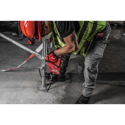 M18 FUEL™ młot wiercąco-kujący SDS-PLUS z 4 trybami i ONE-KEY™ 58