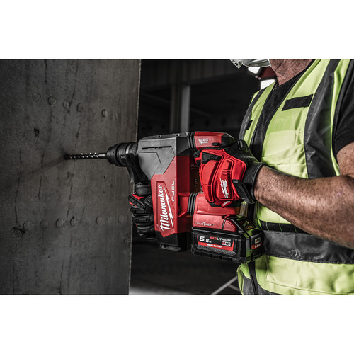 M18 FUEL™ młot wiercąco-kujący SDS-PLUS 32 mm z 4 trybami ONE-KEY™ i FIXTEC™ M18 ONEFHPX 53