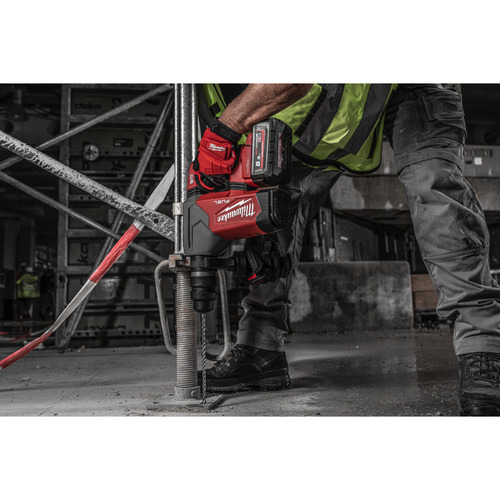M18 FUEL™ młot wiercąco-kujący SDS-PLUS 32 mm z 4 trybami ONE-KEY™ i FIXTEC™ M18 ONEFHPX 59