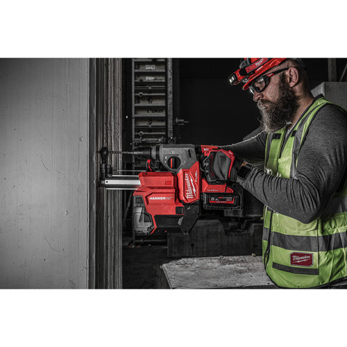 M18 FUEL™ 4-trybowy młot SDS-Plus 26 mm z uchwytem FIXTEC™, ONE-KEY™ i dedykowanym odsysaczem M18 ONEFHXDEL 35