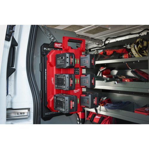 M18 MPC6 mobilna szybka ładowarka PACKOUT™ 6 portowa Milwaukee 2