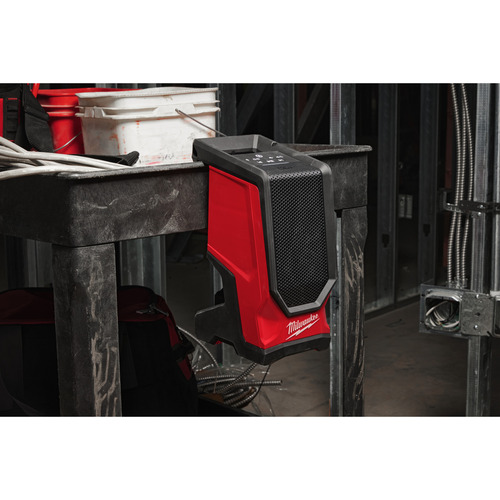 M18 SPEJSG2-0 Głośnik Bluetooth® Milwaukee 10
