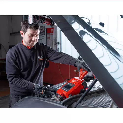 Milwaukee M18 JS2000-0 – urządzenie rozruchowe 2000 A systemu M18 8