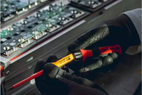 Hogert HT1S997 – zestaw wkrętaków izolowanych VDE 1000V, 13 szt. 3