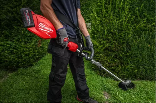 Milwaukee M18 FOPHLTKIT2‑0 akumulatorowe urządzenie podstawowe QUIK-LOK z podkaszarką M18 FUEL 5