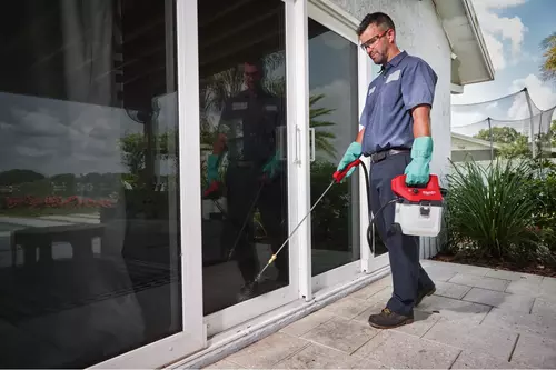 Milwaukee M12 BHCS3L-201 opryskiwacz do chemii 3,7 l z akumulatorem 2,0 Ah i ładowarką 4933480782 8