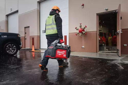 Milwaukee MXF TLIC-601 maszt oświetleniowy 15000 lm 6.0 Ah kompatybilny z Packout 11