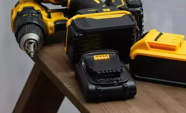 Najczęstsze błędy przy ładowaniu akumulatorów - tego nie rób!